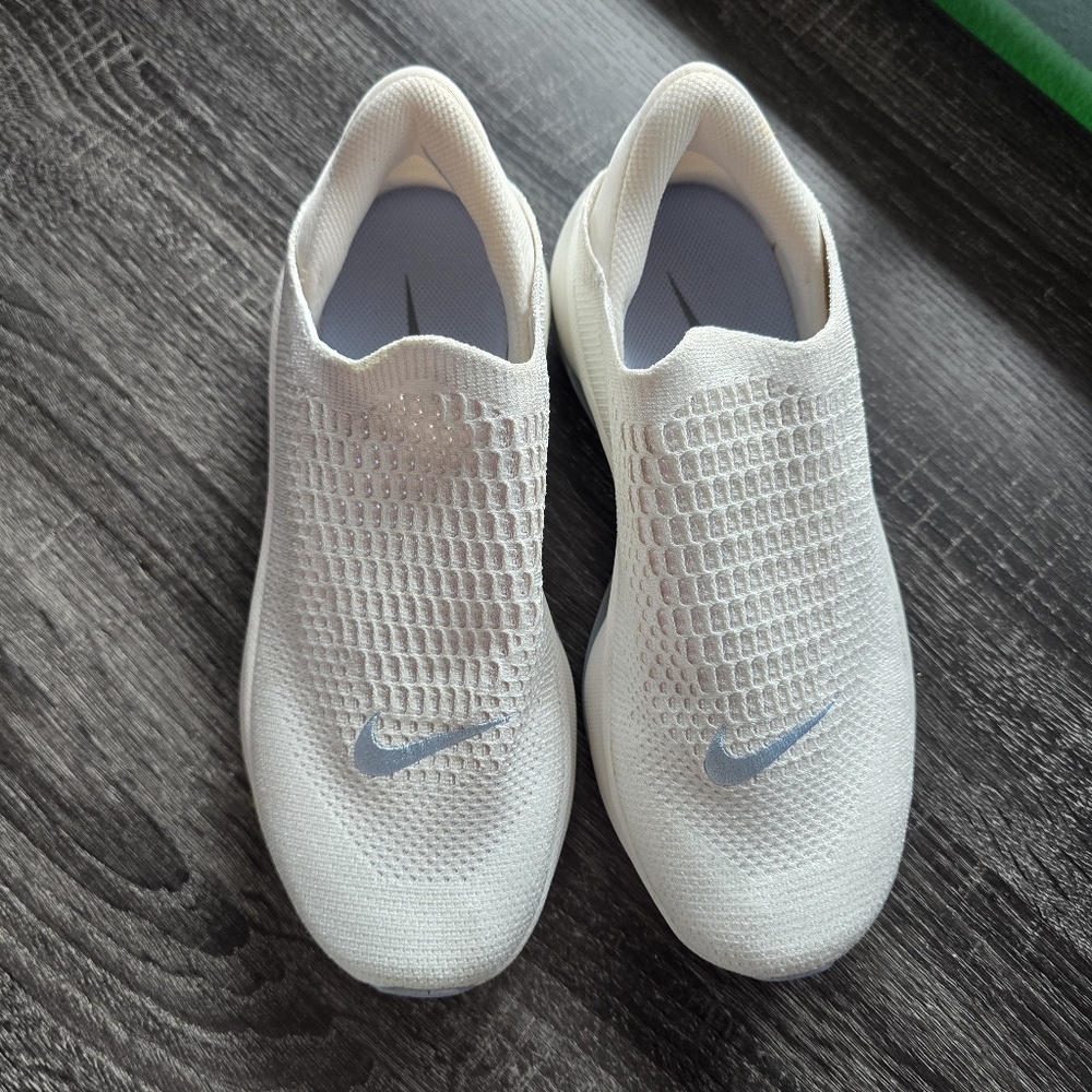 Nike Womens Reina Slip-On Shoes